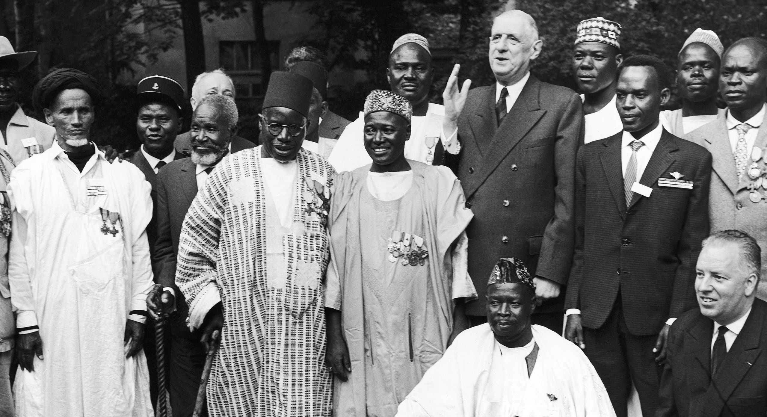 ThucyBlog n° 235 – De la casquette à la jaquette ou de l’administration coloniale à la diplomatie africaine